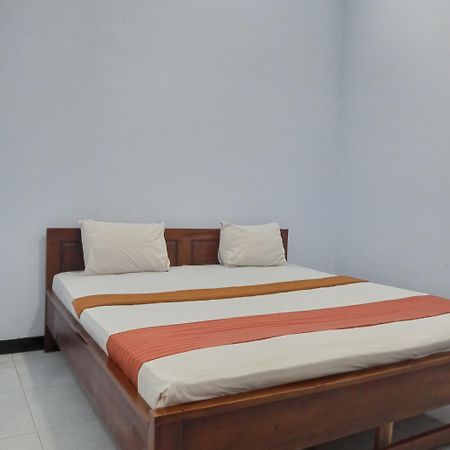 Hotel Ilhami Blitar Exterior photo