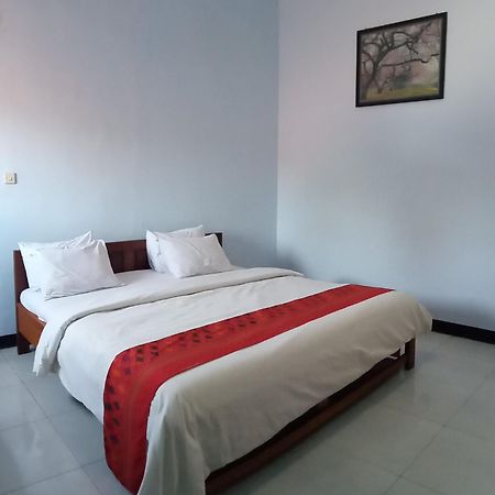 Hotel Ilhami Blitar Exterior photo