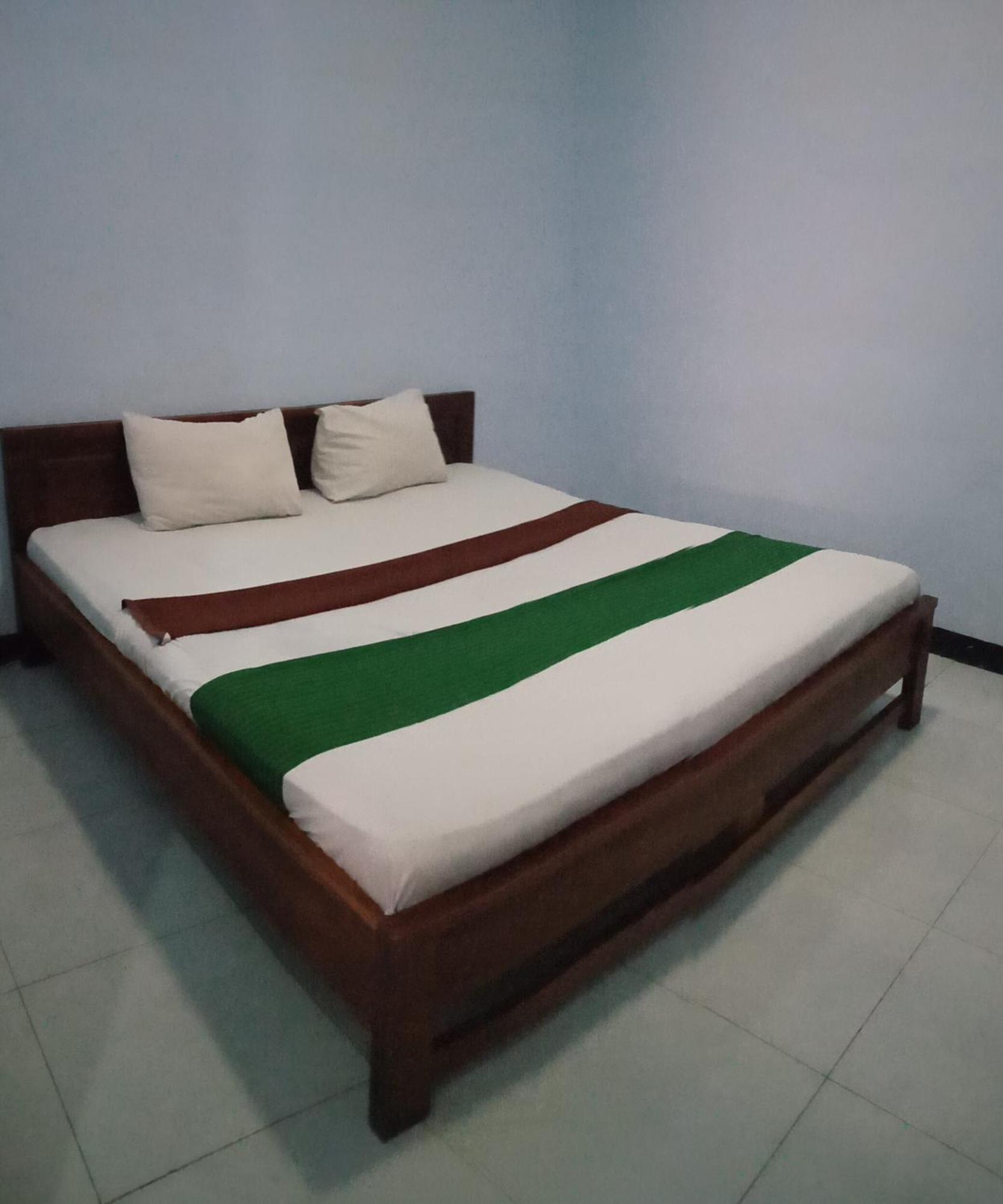 Hotel Ilhami Blitar Exterior photo