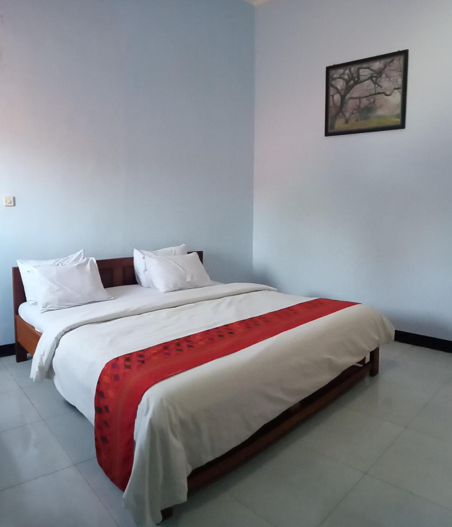 Hotel Ilhami Blitar Exterior photo